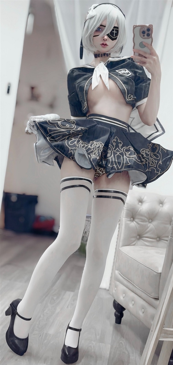 国外美女Cos《尼尔》2B美图：紧身衣凸显曼妙身材 国外美女Cos 尼尔 第10张