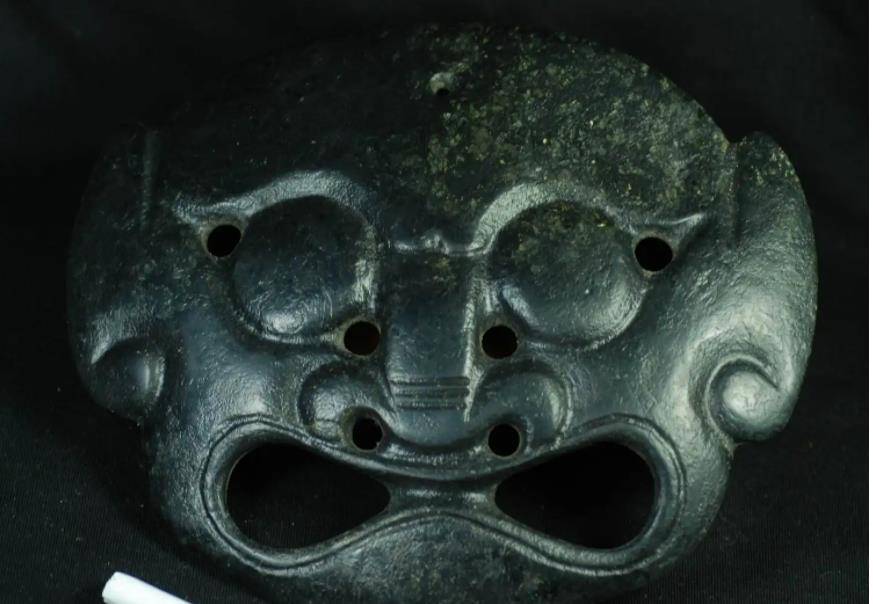 一块黑皮玉器，轰动中日韩，6000年前一个上古文明或被外星人所灭  黑皮玉器 第2张