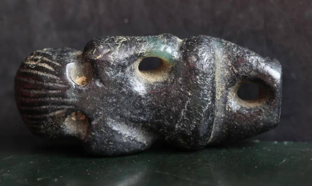 一块黑皮玉器，轰动中日韩，6000年前一个上古文明或被外星人所灭  黑皮玉器 第3张