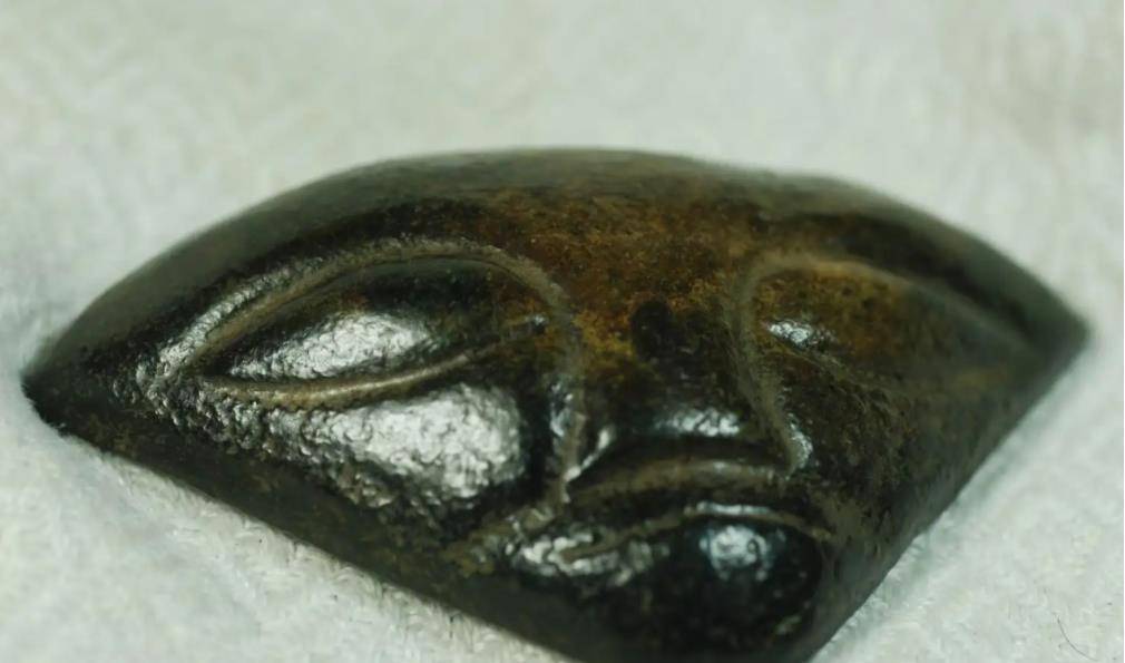 一块黑皮玉器，轰动中日韩，6000年前一个上古文明或被外星人所灭  黑皮玉器 第8张
