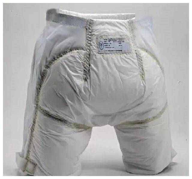 女宇航员在宇宙中，该如何处理排泄、生理期问题？怎么保护隐私？  女宇航员 第7张
