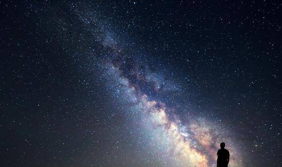 银河系有4000亿颗恒星，太阳公转的路上，会撞上其他恒星吗？  银河系 恒星 第1张