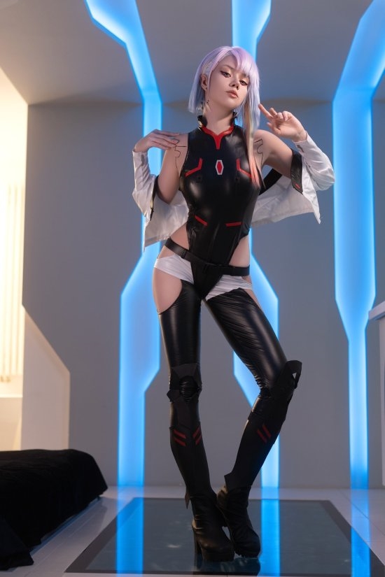 俄美女二次元Coser图赏：神仙颜值 身材火爆 俄美女二次元Coser 第3张