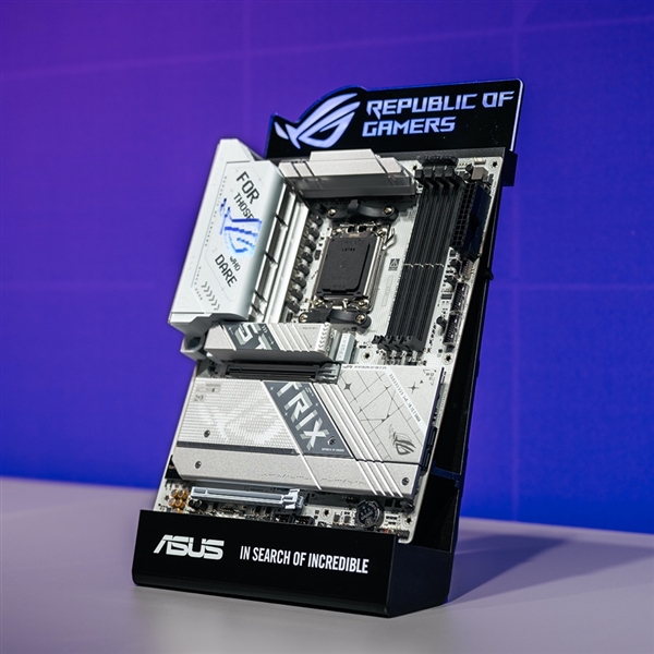 华硕首发AMD X870E/X870主板：榨干锐龙9000最后一丝潜力 华硕 AMD X870E/X870主板 第9张