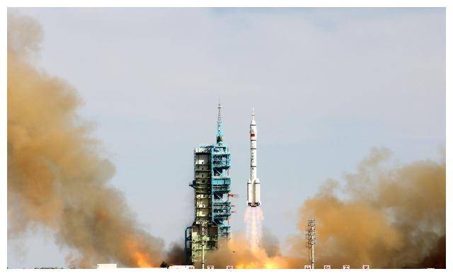 漂流太空311天奇迹还生，回到地球时，却成了最后一位苏联人  漂流太空 第2张