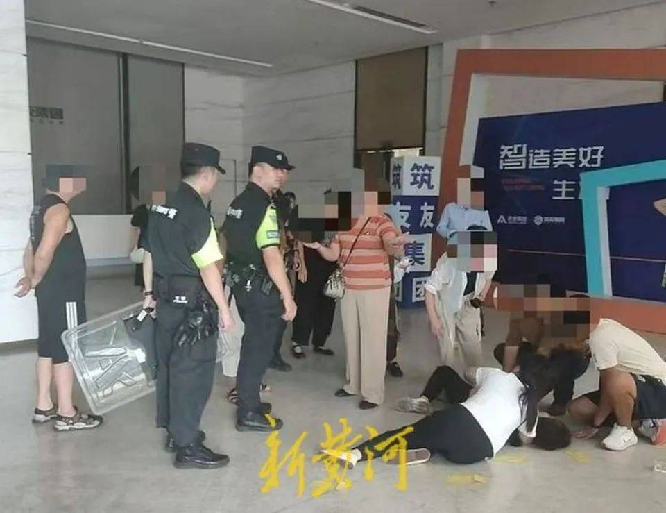员工下班后猝死在公司园区，家属称生前还被拖欠工资，工伤认定成焦点  员工下班后猝死 工伤认定 第3张