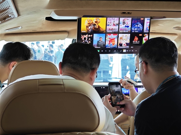 首款华为乾崑智驾MPV 全新岚图梦想家开售：34.99万起 华为乾崑智驾MPV 岚图梦想家 第11张