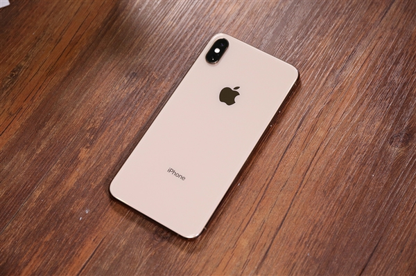 网友盘点近些年的钉子户iPhone：iPhone 6s系列在列 钉子户iPhone iPhone 6s 第1张