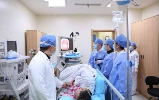 男医生给女性做“肠镜”检查，会觉得难为情吗？32岁医生说出经历  肠镜 第4张