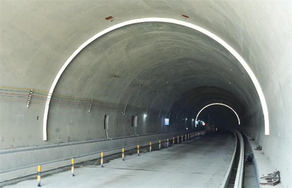 汕梅高速改扩建项目最长隧道贯通：长3185米、最大埋深380米 汕梅高速 最长隧道 第2张