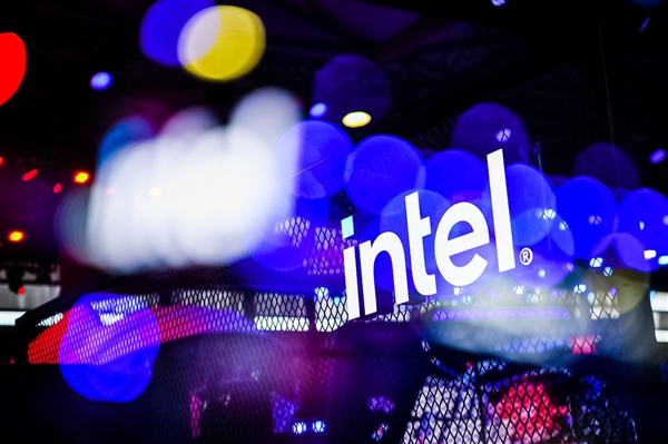 Intel CEO直言：过去几周非常艰难 低估了晶圆代工难度 CEO 第1张