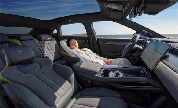 比亚迪最美纯电轿跑SUV 新款宋L EV上市：18.98万起 EV 第4张