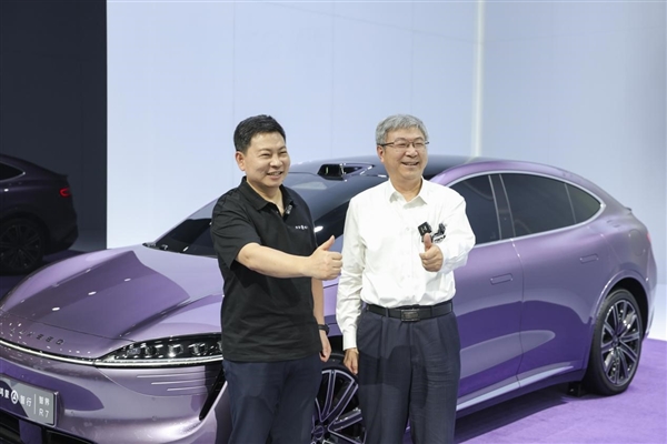 尹同跃称华为智驾远超特斯拉 智界R7能终结Model Y的垄断吗 华为智驾 智界R7 第1张