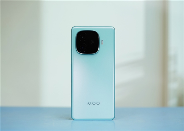 定价更激进的天玑9300+机型出现！iQOO Z9 Turbo+蓄势待发 iQOO Turbo+ 天玑9300+ 第1张