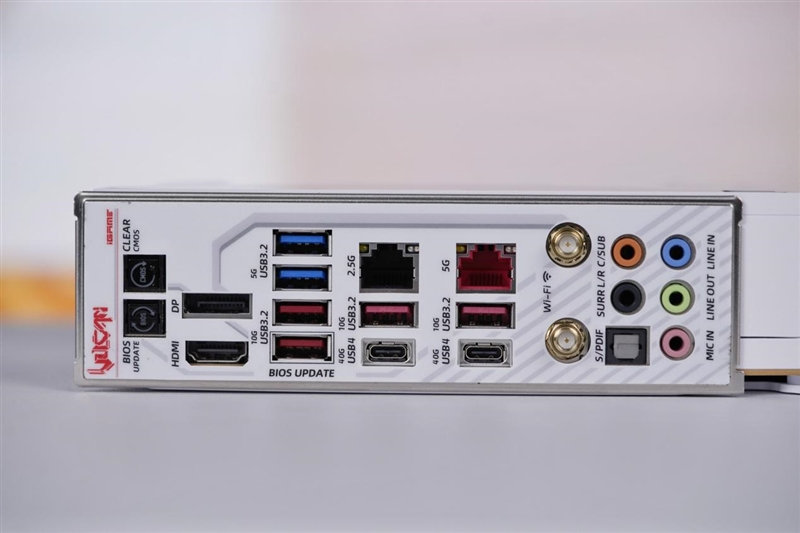 内地第一款对标三大旗舰的超频主板！七彩虹iGame Z790D5 VULCAN W白火神评测：外观性能都是满分 七彩虹iGame W白火神评测 第10张