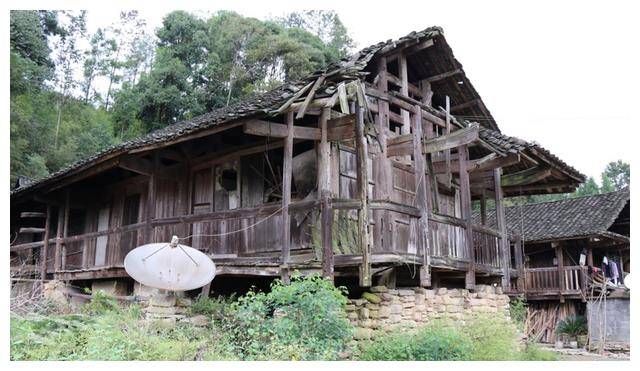 湖南山村怪事连连，半夜响起诡异的敲打声，游客外出发现吓人白影  湖南山村怪事 第24张
