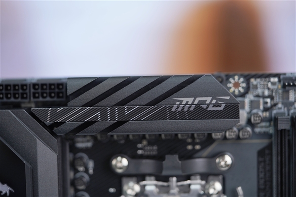 AMD锐龙9000新座驾！微星MPG X870E CARBON WiFi主板图赏 AMD锐龙9000 微星MPG WiFi主板 第8张
