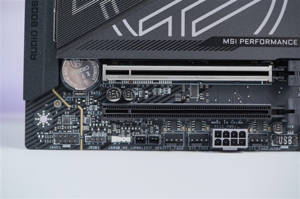 AMD锐龙9000新座驾！微星MPG X870E CARBON WiFi主板图赏 AMD锐龙9000 微星MPG WiFi主板 第14张