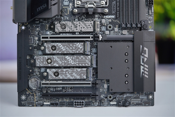 AMD锐龙9000新座驾！微星MPG X870E CARBON WiFi主板图赏 AMD锐龙9000 微星MPG WiFi主板 第15张