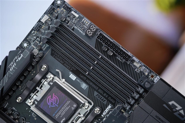 AMD锐龙9000新座驾！微星MPG X870E CARBON WiFi主板图赏 AMD锐龙9000 微星MPG WiFi主板 第10张