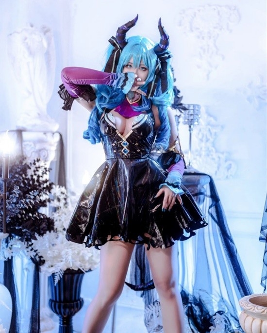 韩妹COS初音未来：丝袜胶衣大展偶像身材 韩妹 COS 初音未来 第9张