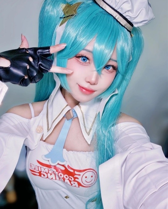 韩妹COS初音未来：丝袜胶衣大展偶像身材 韩妹 COS 初音未来 第8张