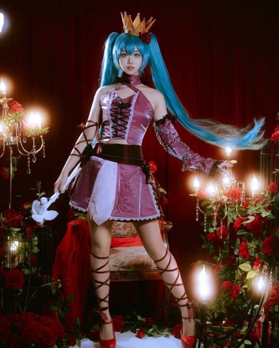 韩妹COS初音未来：丝袜胶衣大展偶像身材 韩妹 COS 初音未来 第16张