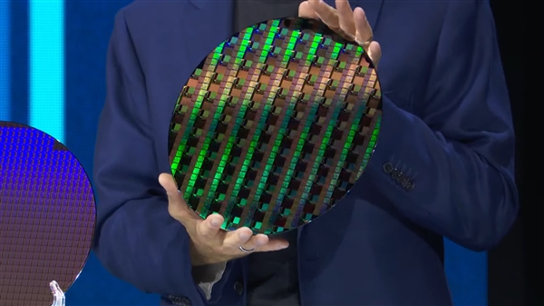 Intel：18A工艺缺陷率非常低 潜在客户正排队 Intel 18A工艺 第1张