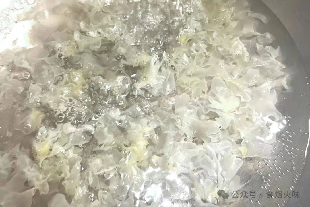 秋天，吃10斤莲藕不如1斤马蹄，滋阴润肺，化痰止咳，正大量上市！ 马蹄 滋阴润肺 化痰止咳 第8张