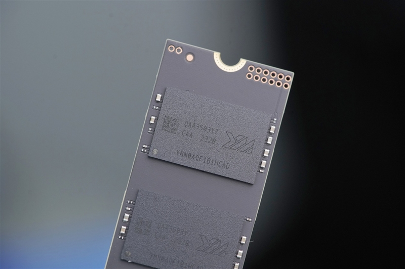优秀的OEM SSD！长江存储PC41Q 1TB评测：裸条满载仅62度 长江存储PC41Q 1TB评测 第14张