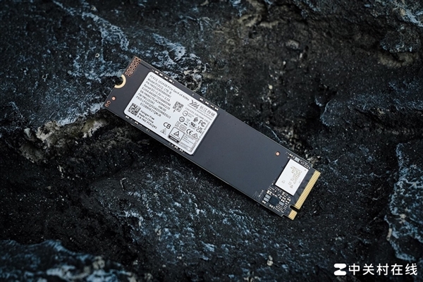 长江存储PC41Q上手：高效能OEM固态硬盘新力作 长江存储PC41Q 第1张