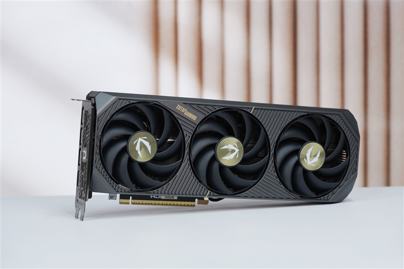 超频能力媲美顶级非公！索泰RTX 5070 SOLID OC评测 索泰RTX 第1张
