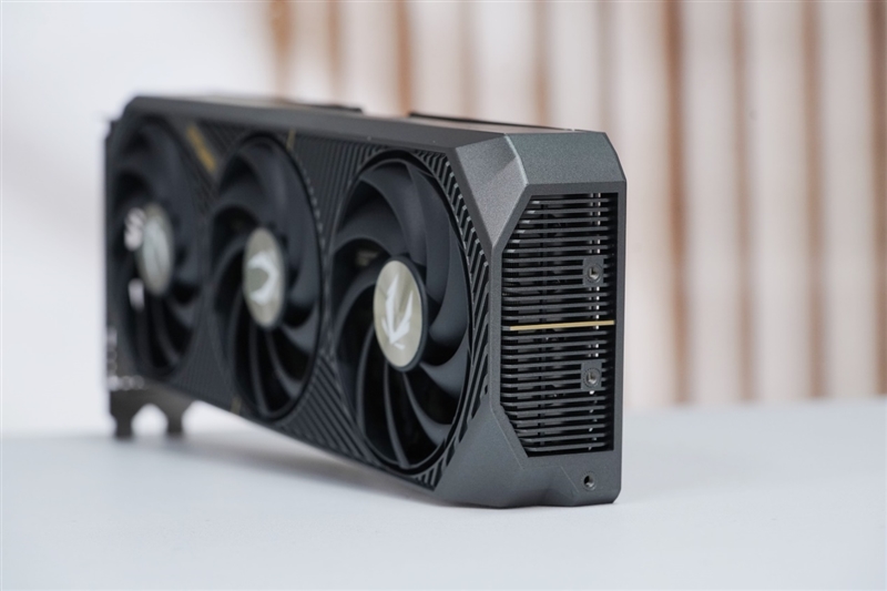 超频能力媲美顶级非公！索泰RTX 5070 SOLID OC评测 索泰RTX 第51张