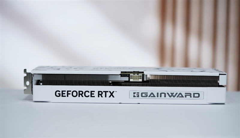 耕升RTX 5070踏雪OC显卡评测：性能优秀散热一流 还是颜值巅峰 5070踏雪OC显卡评测 第9张