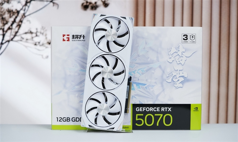 耕升RTX 5070踏雪OC显卡评测：性能优秀散热一流 还是颜值巅峰 5070踏雪OC显卡评测 第69张