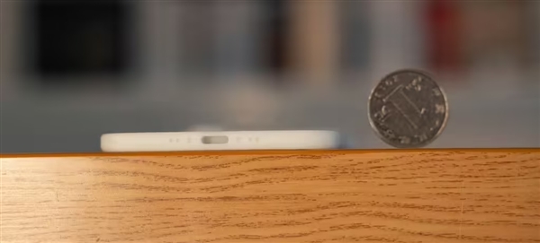 iPhone 17 Air最新机模出炉：5.5mm超薄 仅iPhone Pro一半 Air 第2张