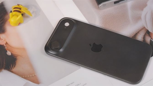 iPhone 17 Air最新机模出炉：5.5mm超薄 仅iPhone Pro一半 Air 第4张