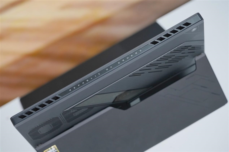 独家搭载锐龙AI Max + 395的ROG幻X 2025笔记本评测：核显首超RTX 4060！ 锐龙AI 395 ROG幻X 2025笔记本评测 第8张