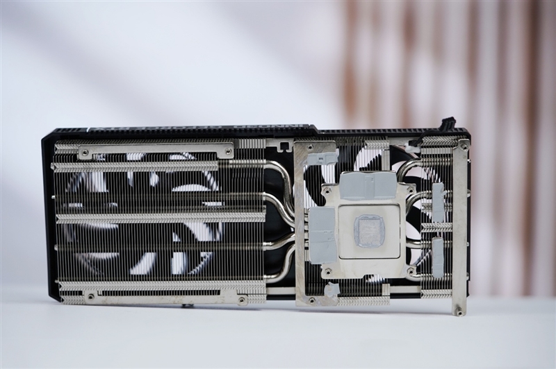 映众RTX 5060 Ti曜夜16GB显卡评测：小巧简约 DLSS 4表现亮眼 Ti曜夜16GB显卡评测 4 第11张