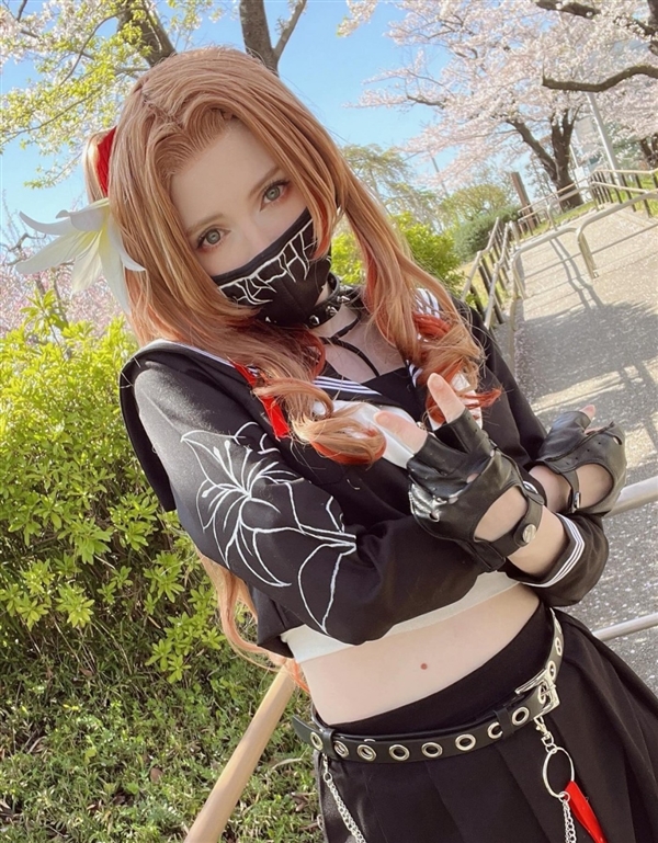 《生化4RE》阿什莉体模新Cos图：化身绝美隐形女 紧身衣秀好身材 生化4RE 阿什莉 Cos 第9张