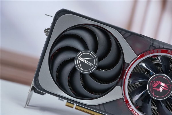 快科技5月20日消息,七彩虹正式推出了iGame RTX 5060 Adavanced OC显卡。 七彩虹iGame OC 第6张 快科技5月20日消息,七彩虹正式推出了iGame RTX 5060 Adavanced OC显卡。 七彩虹iGame OC 第6张