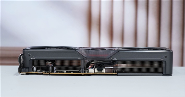快科技5月20日消息,七彩虹正式推出了iGame RTX 5060 Adavanced OC显卡。 七彩虹iGame OC 第15张 快科技5月20日消息,七彩虹正式推出了iGame RTX 5060 Adavanced OC显卡。 七彩虹iGame OC 第15张