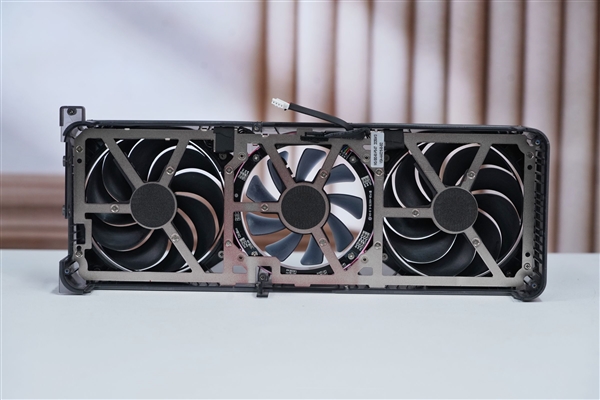 快科技5月20日消息,七彩虹正式推出了iGame RTX 5060 Adavanced OC显卡。 七彩虹iGame OC 第20张 快科技5月20日消息,七彩虹正式推出了iGame RTX 5060 Adavanced OC显卡。 七彩虹iGame OC 第20张