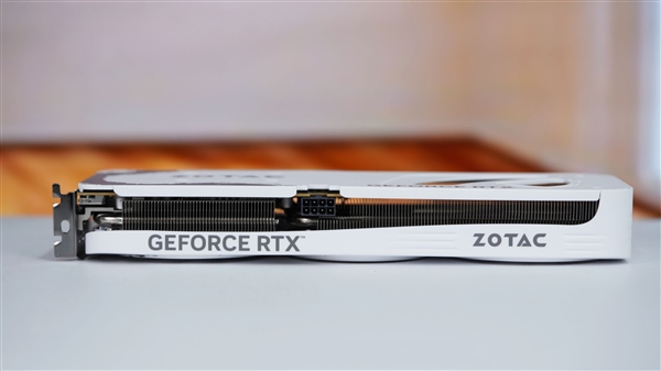 升级冰芯2.0散热 索泰RTX 5060月影显卡图赏 5060月影显卡 第9张 升级冰芯2.0散热 索泰RTX 5060月影显卡图赏 5060月影显卡 第9张