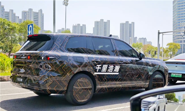 吉利家的大六座SUV！银河M9实车曝光：预计售价20万级 银河M9 第3张