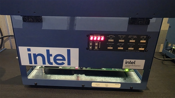 Intel下代处理器Panther Lake首次公开运行:明年大规模上市 Intel处理器Panther Lake 第7张 Intel下代处理器Panther Lake首次公开运行:明年大规模上市 Intel处理器Panther Lake 第7张