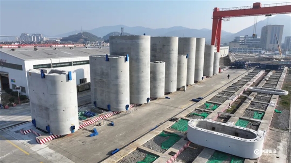 世界首例！杭州湾跨海铁路大桥“第一墩”就位 杭州湾跨海铁路大桥 第2张