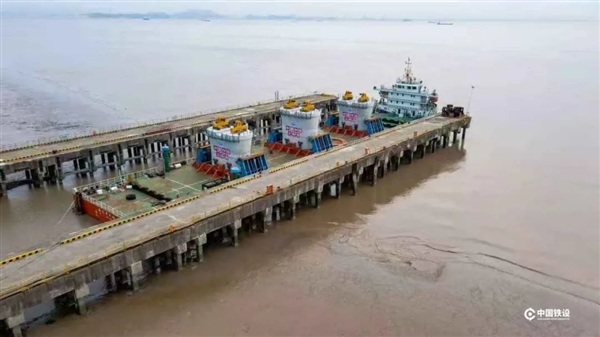 世界首例！杭州湾跨海铁路大桥“第一墩”就位 杭州湾跨海铁路大桥 第3张