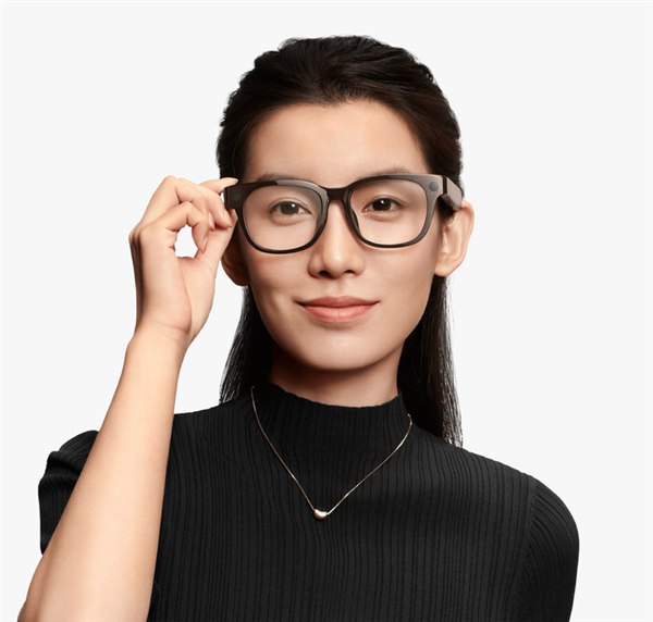 美女产品经理戴小米AI眼镜在沙漠跑酷:直呼“超刺激” 小米AI眼镜 第3张 美女产品经理戴小米AI眼镜在沙漠跑酷:直呼“超刺激” 小米AI眼镜 第3张