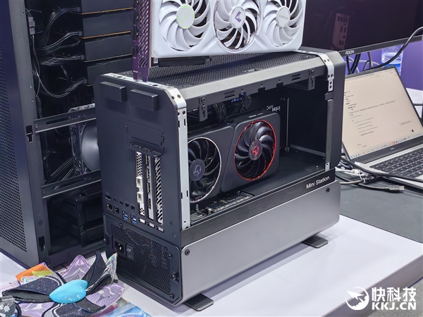 四卡八芯192GB显存!铭瑄秀Intel锐炫Pro B60显卡工作站 Intel锐炫Pro B60显卡 第4张 四卡八芯192GB显存!铭瑄秀Intel锐炫Pro B60显卡工作站 Intel锐炫Pro B60显卡 第4张